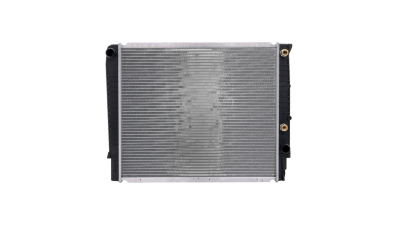 Radiator racire Volvo 940/960, 09.1990-12.1996 Motor 2, 5 R6 125kw Manual/Automata; 2, 8 R6 107kw Cv Automata; Volvo 960 09.1994-12.1996 Motor 3, 0 R6 150kw Cv Automata Benzina, tip climatizare Cu/fara AC, dimensiune 590x490x32mm, Cu lipire fagure prin br